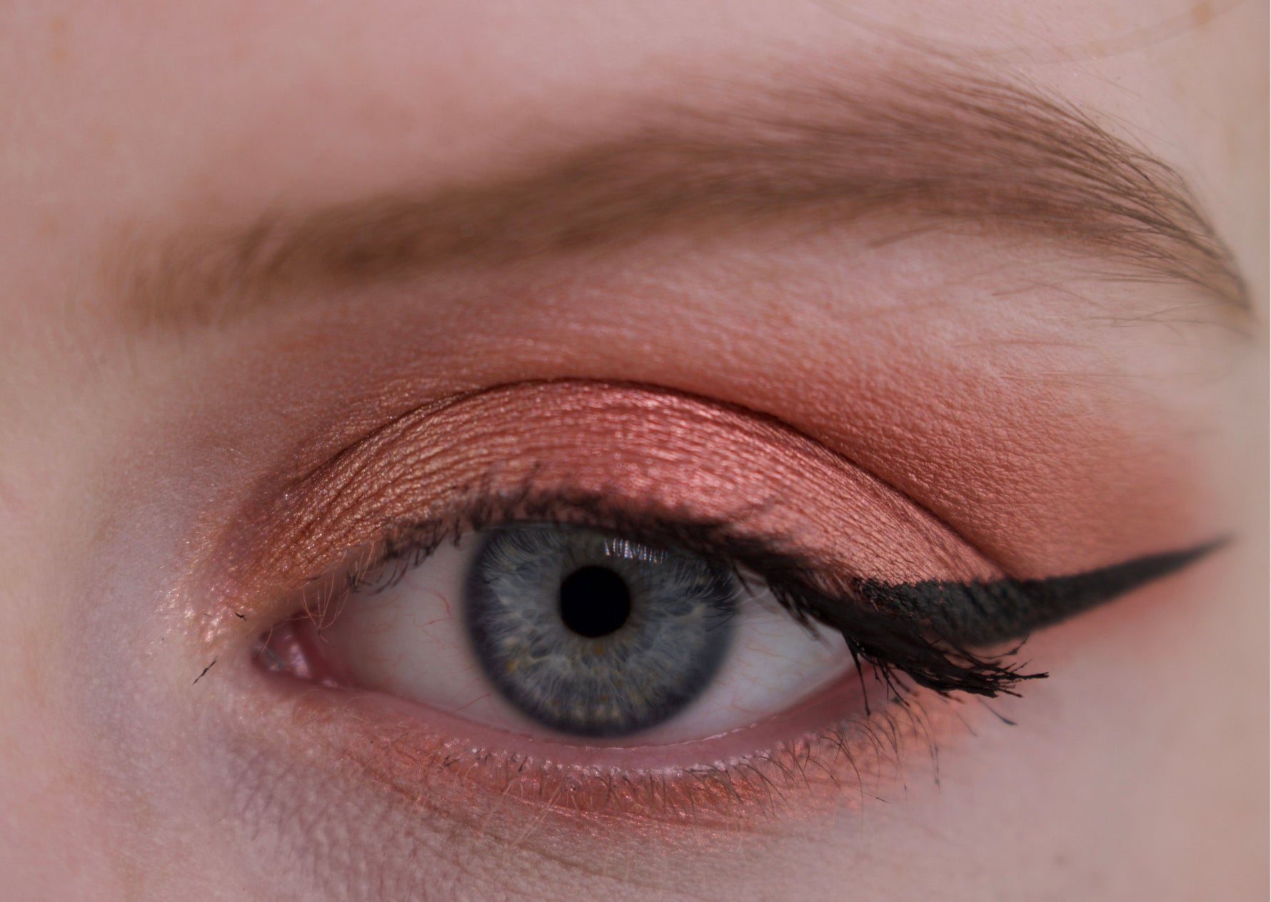 Eyeshadow Ember voorbeeld ogen open