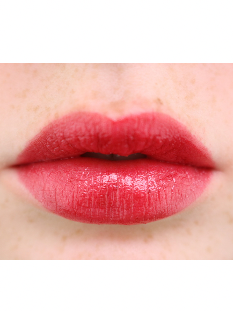 701 Lippenstift Strahlendes Rot