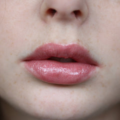 651 Lip Gloss Pink Bombshell